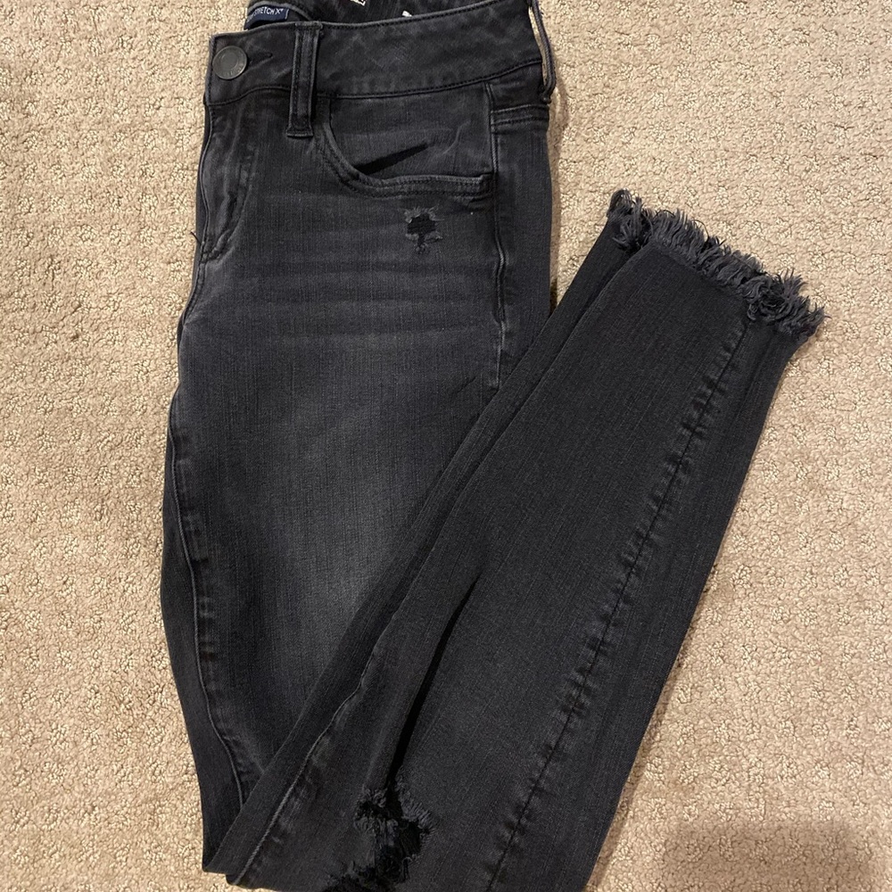 Black ripped skinny jeans